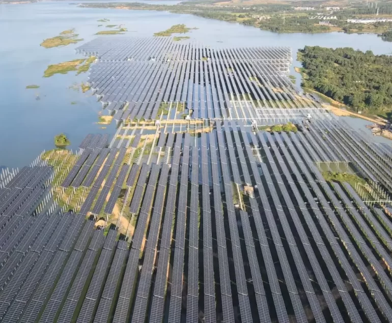 Fishing Solar Complementary Photovoltaic Power Station
